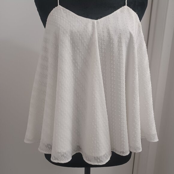 Simple spaghetti strap top in white size S - Picture 2 of 5